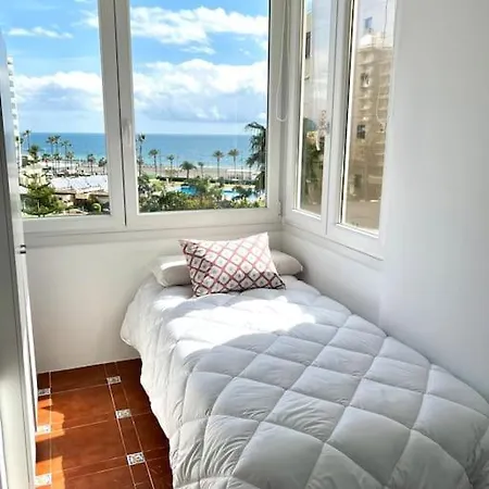 Playamar Deluxe Pool & Sinese Design Homes Apartment *