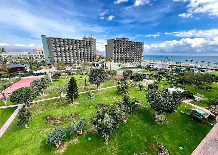 Playamar Deluxe Pool & Sinese Design Homes