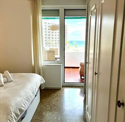 Playamar Deluxe Pool & Sinese Design Homes Apartment